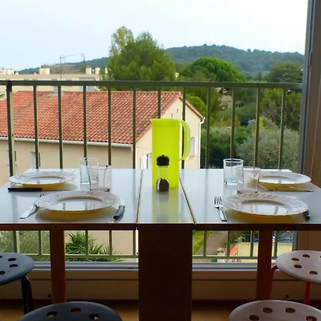 Apartment Charming With Balcony In